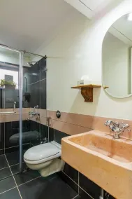 Hotel Kemps Corner - Bathroom