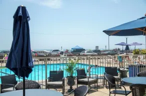 Acropolis Oceanfront Resort - Restaurant