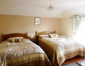 Bridgeview Farmhouse Bed and Breakfast - Zimmer