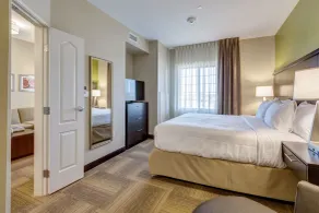 Staybridge Suites St Louis - Westport by IHG - Chambre