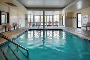 Courtyard by Marriott Lebanon - Piscine