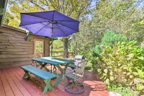 Rustic-yet-cozy Cabin w/ Patio, 12 Mi to Asheville - Innenbereich