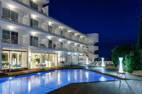 Hotel Torá - Piscine