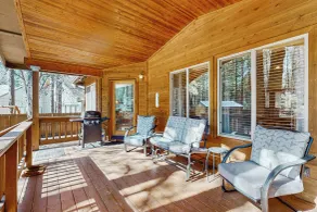 Fire Pit + Yard: Woodsy Retreat Near Woodland Lake - Interiør