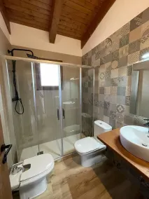 Casa de les Escoles, Espinalbet - ALBERGA - Baño