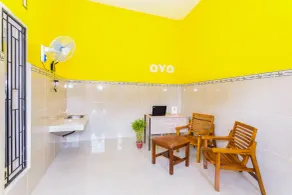 OYO 1427 Azzahra Guest House Syariah - Recepción