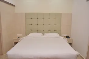 Green Royale Resorts - Camera