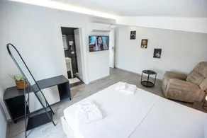 Leon Hotel - Room
