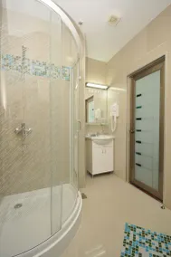 Hotel Zeder Garni - Bathroom