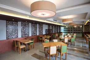 Pushkara Sarovar Portico - Restaurant