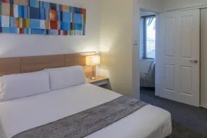 Bay 10 - Suites and Apartments - Room