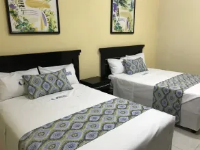 Hotel Dorado a una calle de Playa Regatas y el Malecon - Room