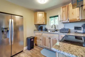 Fish On-Site & Explore Coos Bay! Creekfront Cabin - Interiør