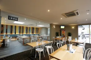 The Lakes Hotel - Restaurant