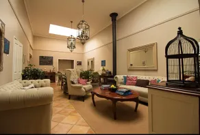 Lanterns Retreats - Lobby