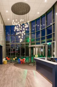 ibis Styles Almere - Área de estar no saguão