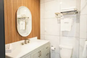 Travelodge by Wyndham Langley - Salle de bain