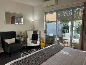 Two Tree Motel & Lodge - Living area