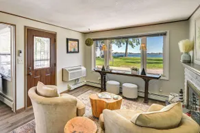 Angler's Paradise: Lake Wawasee Waterfront Home - Interiør