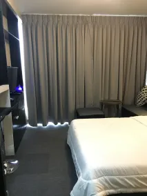 One Eastwood Avenue - Habitación