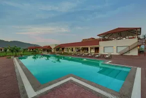 The Fern Sattva Resort Polo Forest, Series by Marriott - Piscina