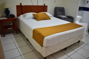 Hotel Villa Serena San Benito - Room