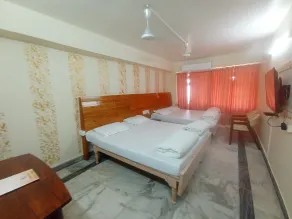 Hotel Mahaveer International - Room