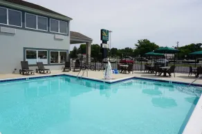 Quality Inn & Suites Georgetown - Seaford - Piscine