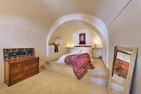 Real Santorini Cave House far From the Crowds - Room