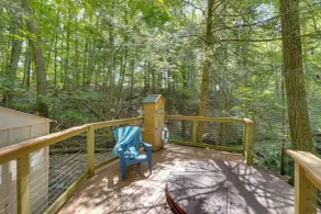Creek Dips & Smores: Catskills Gem - Interiör