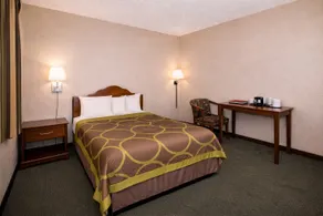 Super 8 by Wyndham Gallup - Chambre