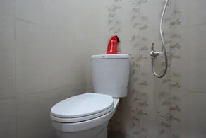 RedDoorz Syariah near Stasiun Tegal - Salle de bain