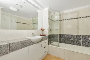 Mediterranean Apartments - Unit 4 - Banheiro