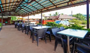 Treebo SS Residency Mountain View with Swimming Pool - Piscina
