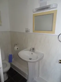 Lindisfarne Holiday Apartments - Families & Couples Only - Badeværelse