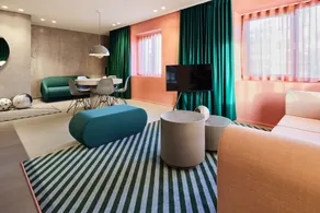 Kirk Suites - Quarto