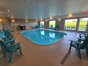 Clarion Pointe Mattoon near University - Piscine
