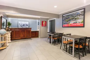 Super 8 by Wyndham Arlington Near AT&T Stadium - Lobby