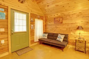 Near Trails! Ozark Mtn Hideaway w/ Fire Pit, Grill - Interiør