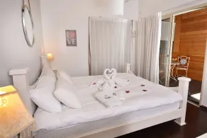 Niflaot Hagolan - Habitación