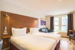 Holyrood Aparthotel - Chambre