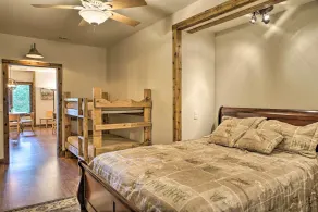 Beaver Lake Retreat w/ Lake Access & Fire Pit! - Interiør