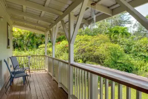 4 Mi to Beach: Keaau Retreat w/ Relaxing Porch! - Innvendig