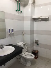 Cao Bang Loop Hostel - Bathroom