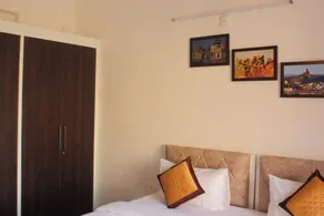 Arul's Hotel - Room