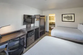 Best Western Plus Hilltop Inn - Chambre
