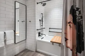 Moxy San Diego Gaslamp Quarter - Bathroom