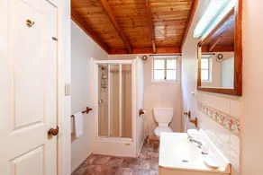 The Cottages at Hepburn Springs - Bathroom