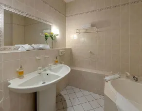 Romantik Hotel Burgkeller Residenz Kerstinghaus - Salle de bain