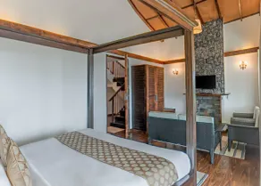Chails Hamlet - Room